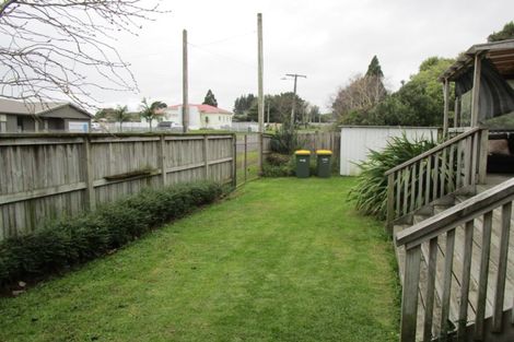 Photo of property in 1 Valley Road, Waiuku, 2123