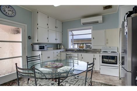 Photo of property in 12 Hertford Street, Kensington, Timaru, 7910