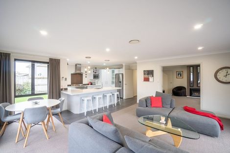 Photo of property in 4 Manhattan Court, Kelvin Grove, Palmerston North, 4414