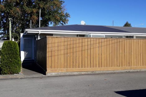 Photo of property in 4/9 Curletts Road, Sockburn, Christchurch, 8042