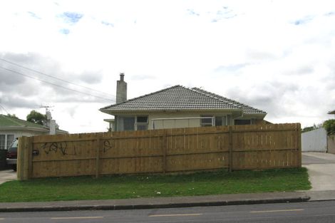 Photo of property in 5 White Swan Road, Mount Roskill, Auckland, 1041