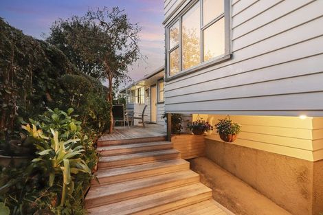 Photo of property in 110 Takahe Road, Titirangi, Auckland, 0604