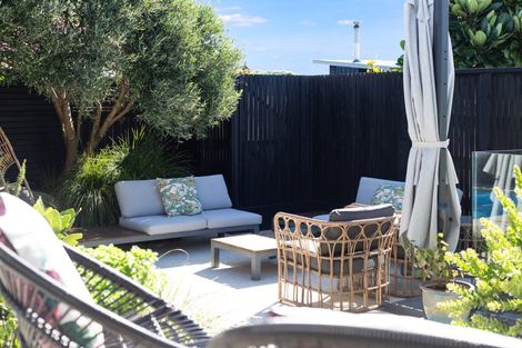 Photo of property in 141 Field Way, Waikanae Beach, Waikanae, 5036