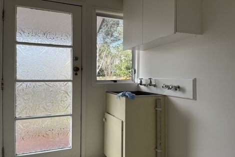 Photo of property in 20 Santiago Crescent, Unsworth Heights, Auckland, 0632