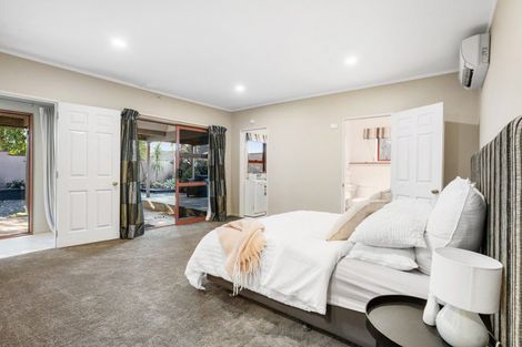 Photo of property in 13a Cliff View Drive, Green Bay, Auckland, 0604