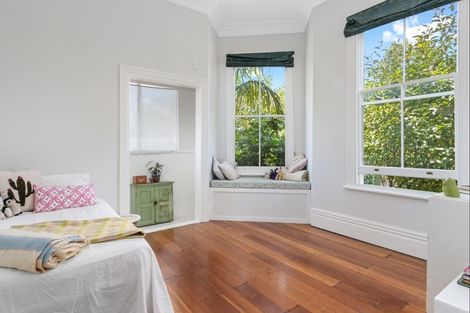 Photo of property in 21 May Avenue, Hospital Hill, Napier, 4110