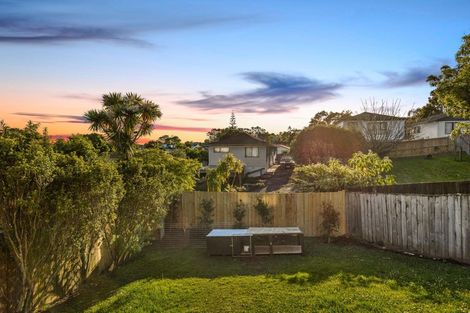 Photo of property in 39 Rehia Road, Massey, Auckland, 0614