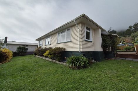 Photo of property in 14 Lincoln Street, Picton, 7220