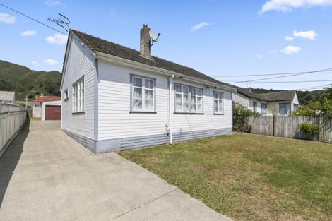 Photo of property in 150 Waddington Drive, Naenae, Lower Hutt, 5011