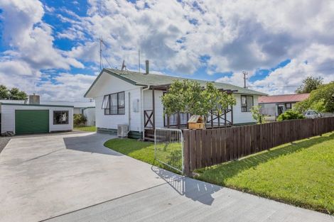 Photo of property in 1 Latham Stubbs Crescent, Waipawa, 4210