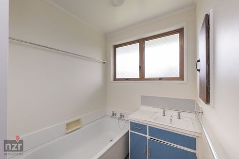 Photo of property in 2/82 John F Kennedy Drive, Milson, Palmerston North, 4414