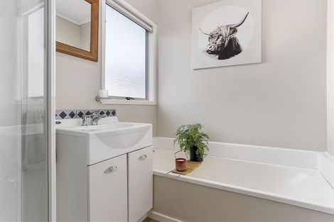 Photo of property in 13 Glenbury Place, Massey, Auckland, 0614