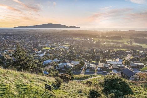 Photo of property in 28 Wilson Way, Waikanae, 5036