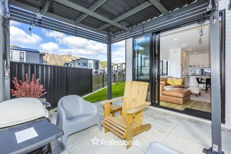 Photo of property in 76 Mawai Hakona Drive, Wallaceville, Upper Hutt, 5018