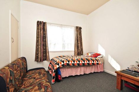 Photo of property in 21 Forest Lake Road, Forest Lake, Hamilton, 3200