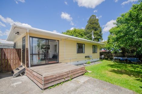 Photo of property in 2/22 Cosgrave Road, Papakura, 2110