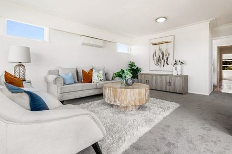 Photo of property in 32 Knights Road, Rothesay Bay, Auckland, 0630