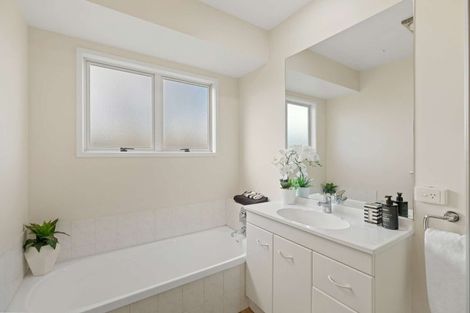 Photo of property in 11/15 O'sullivan Place, Waiuku, 2123