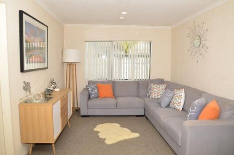 Photo of property in 34 Glen Bay Close, Pinehill, Auckland, 0632