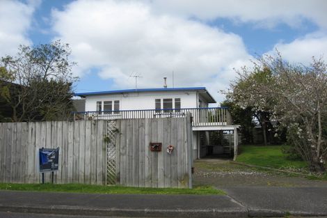 Photo of property in 1 The Terrace, Herald Island, Auckland, 0618