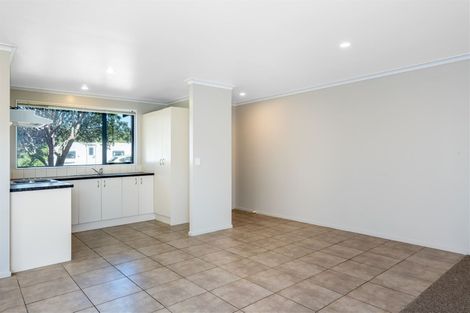 Photo of property in 30 Misty Valley Drive, Henderson, Auckland, 0612