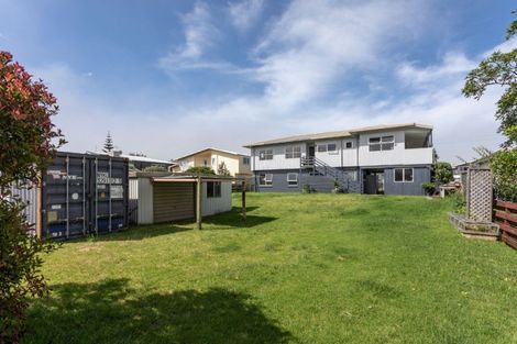 Photo of property in 320 Ocean Road, Whangamata, 3620