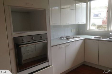 Photo of property in 34 Queensway, Three Kings, Auckland, 1024