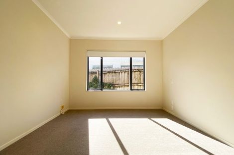 Photo of property in 1 Nephin Place, East Tamaki Heights, Auckland, 2016