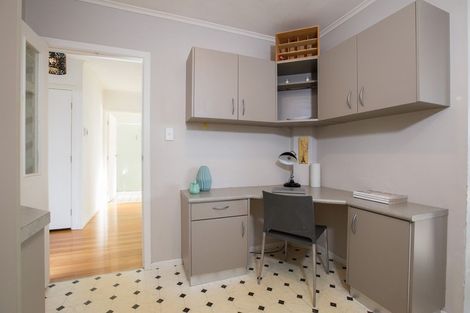 Photo of property in 9 Barron Drive, Green Bay, Auckland, 0604