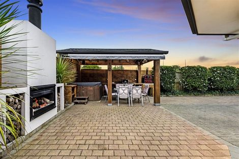 Photo of property in 18 Sample Road, Albany, Auckland, 0632