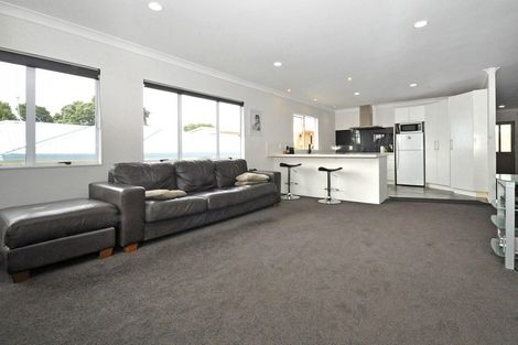 Photo of property in 3/840 Whangaparaoa Road, Manly, Whangaparaoa, 0930