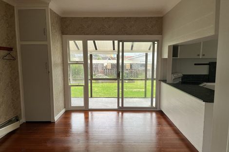 Photo of property in 7 Price Street, Westown, New Plymouth, 4310