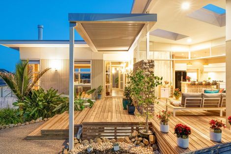 Photo of property in 21 Grand Drive, Orewa, 0931