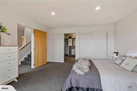 Photo of property in 2/272 Major Hornbrook Road, Mount Pleasant, Christchurch, 8081