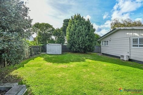 Photo of property in 6 Blanes Road, Weymouth, Auckland, 2103