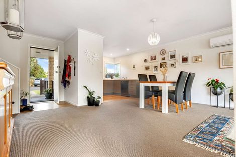 Photo of property in 16/64 Kawaha Point Road, Kawaha Point, Rotorua, 3010