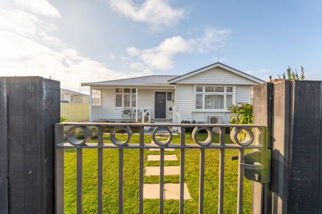 Photo of property in 20 Studholme Street, Temuka, 7920