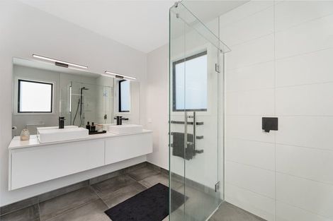 Photo of property in 42 Oceana Drive, Welcome Bay, Tauranga, 3175