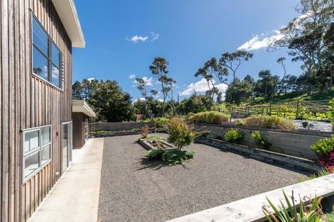 Photo of property in 42 Merewhira Road, Paremoremo, Albany, 0793