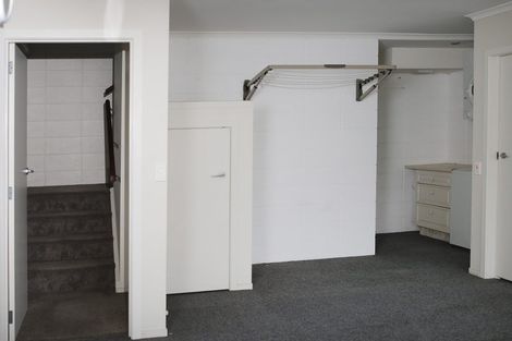 Photo of property in The Strand, 5/16 Ronald Street, Strandon, New Plymouth, 4312