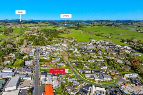 Photo of property in 12 Titoki Close, Matakana, 0985