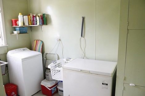 Photo of property in 42 Brassey Street, Waverley, 4510