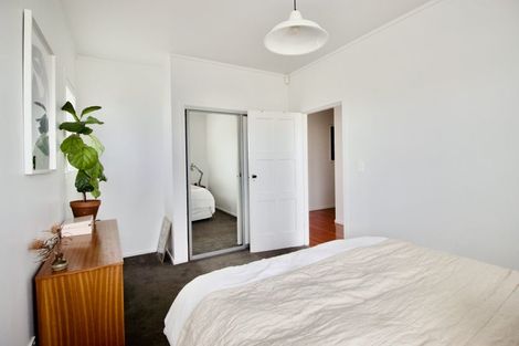 Photo of property in 245a Meola Road, Point Chevalier, Auckland, 1022