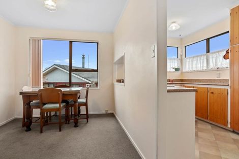 Photo of property in 22 West Harbour Drive, West Harbour, Auckland, 0618