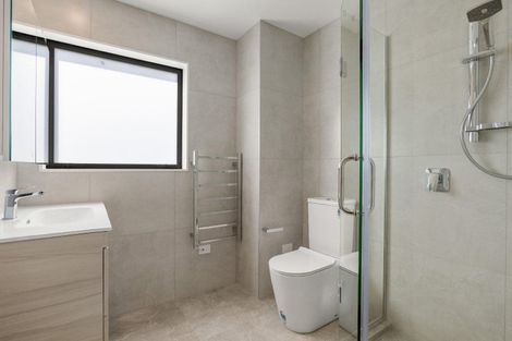 Photo of property in 47a Gossamer Drive, Pakuranga Heights, Auckland, 2010