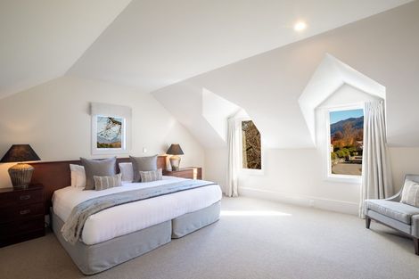 Photo of property in Millbrook Resort, 28 Settlers Way, Arrowtown, 9371