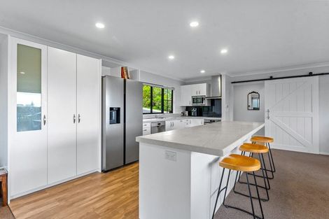 Photo of property in 2/12 Sunnynook Road, Sunnynook, Auckland, 0620