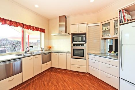 Photo of property in 10 Rutland Place, Taradale, Napier, 4112