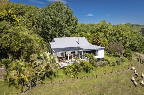 Photo of property in 122 Waipunga Road, Eskdale, Napier, 4181