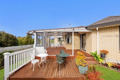 Photo of property in 14 Castlefinn Drive, Weymouth, Auckland, 2103